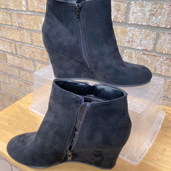 Lexie & Abbie. Black booties size 8.5 - Picture 8 of 15